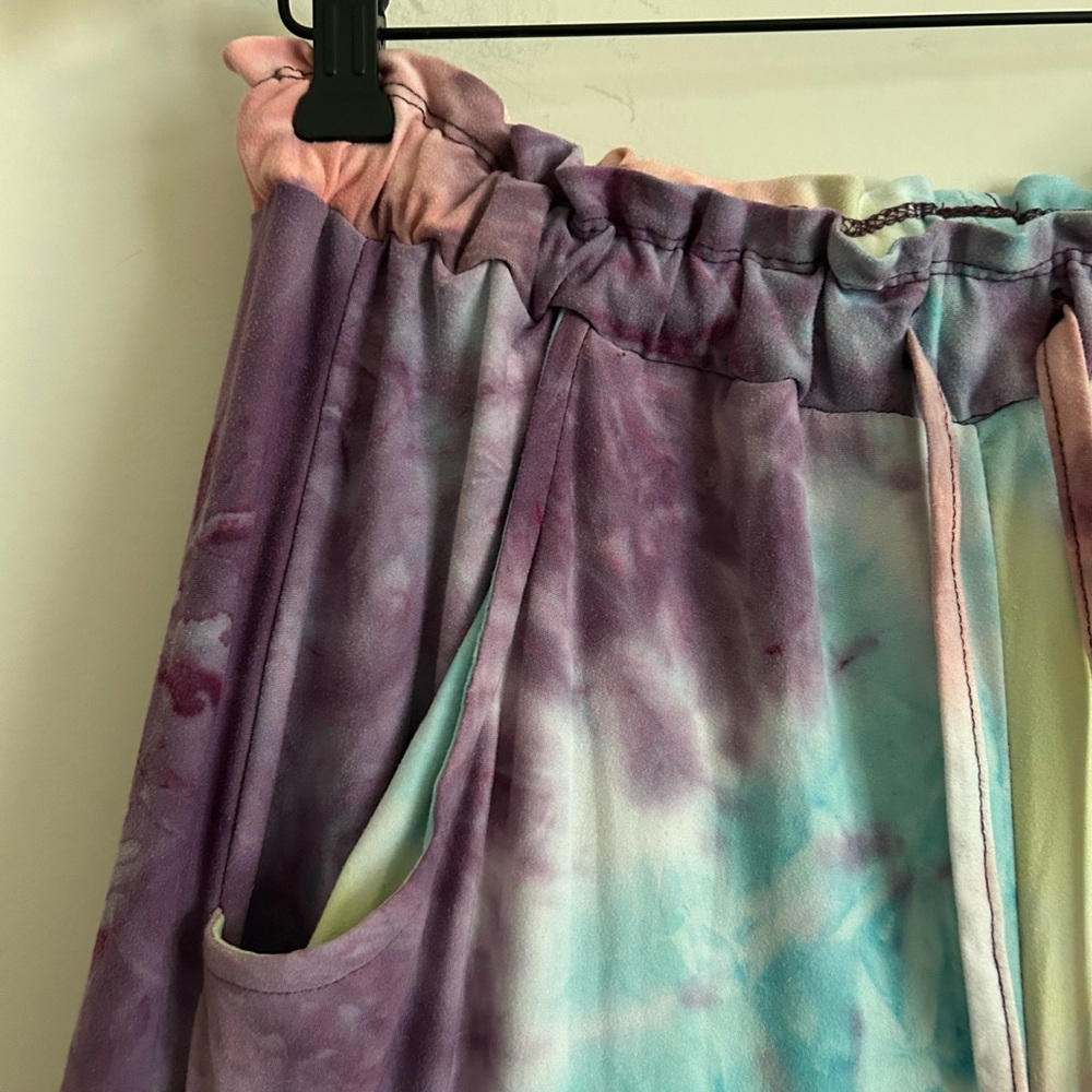 Derek Heart Juniors Tie Dye Flow Pants - Picture 4 of 6